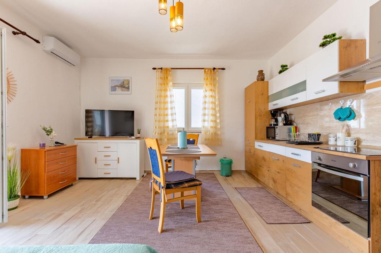 Mare-More Studio W Balcony And Beach Front And View Zadar Eksteriør billede