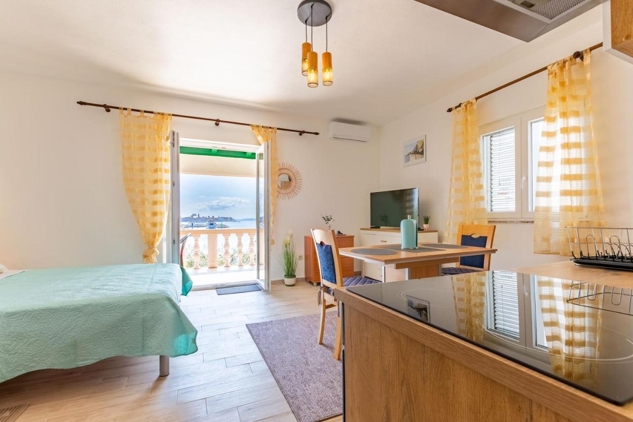 Mare-More Studio W Balcony And Beach Front And View Zadar Eksteriør billede